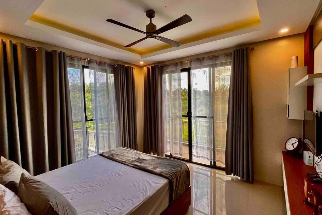 Overlooking Staycation At Sandari Batulao Holiday home Tagaytay City
