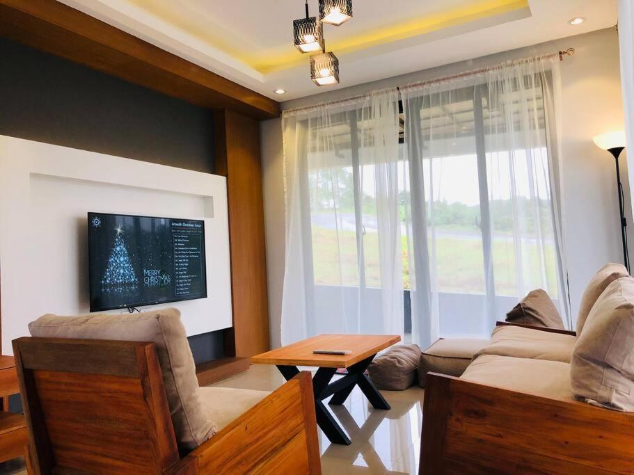 Holiday home Overlooking Staycation At Sandari Batulao Tagaytay City