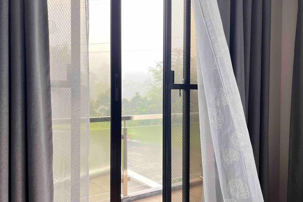 Overlooking Staycation At Sandari Batulao Holiday home *