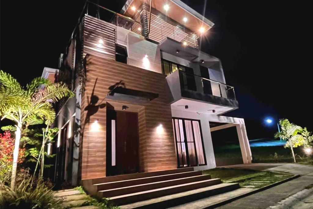 Overlooking Staycation At Sandari Batulao Holiday home *