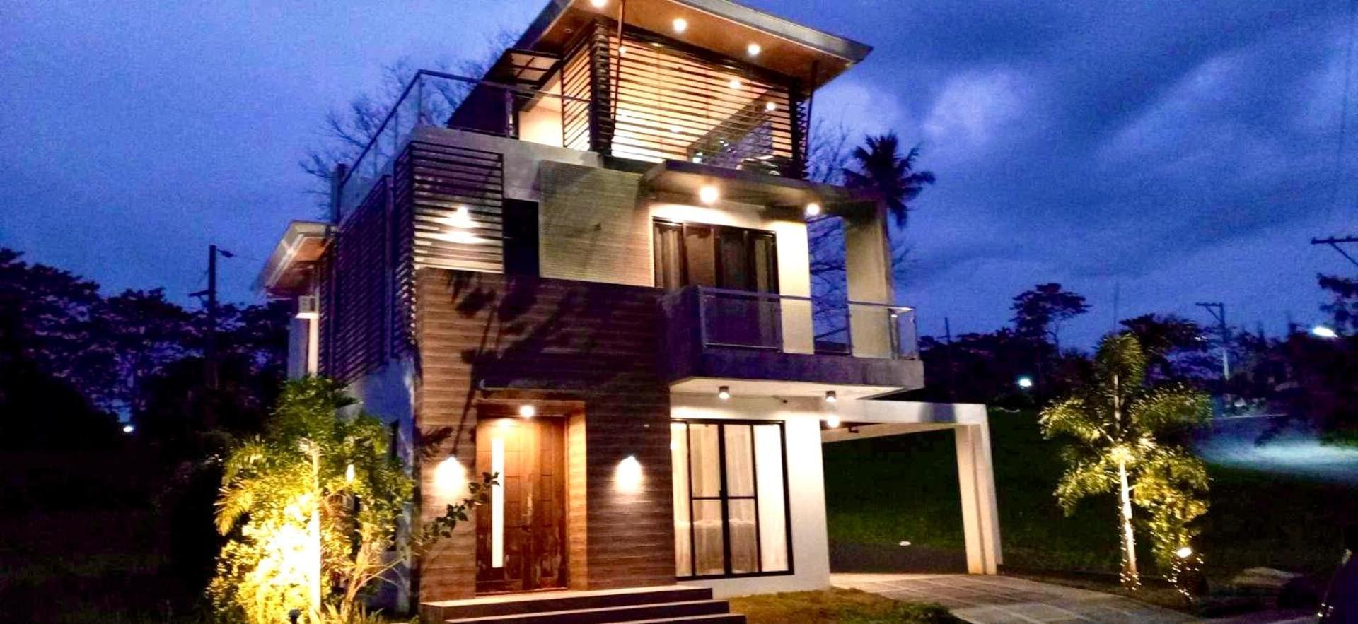Overlooking Staycation At Sandari Batulao Holiday home