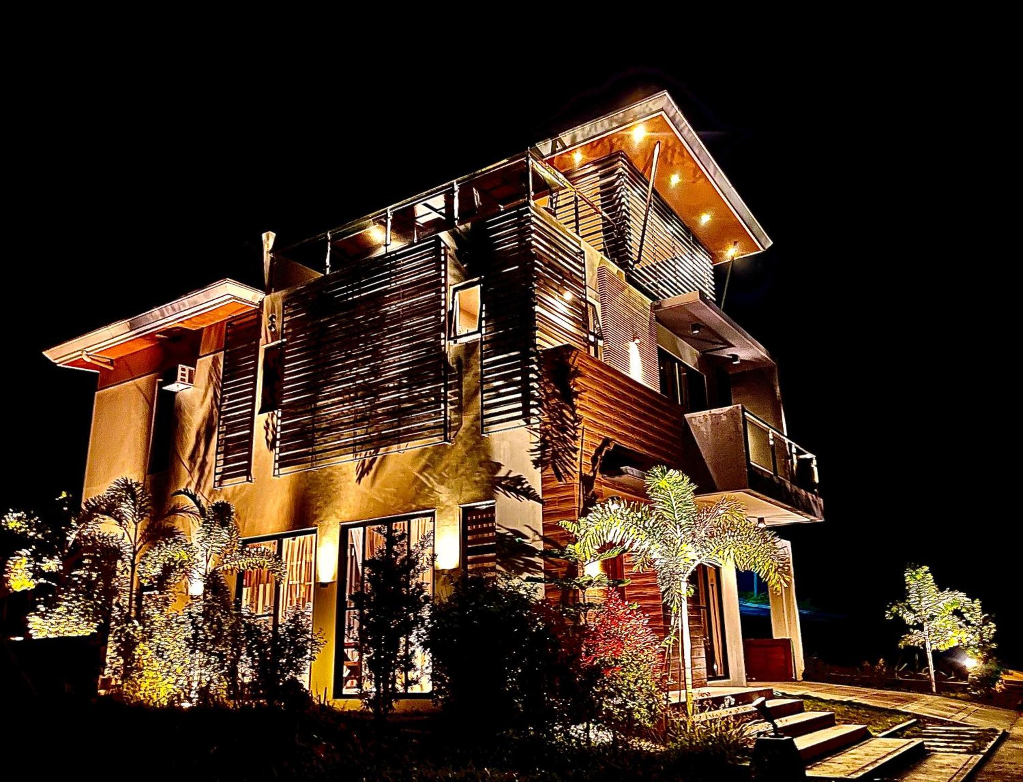 Holiday home Overlooking Staycation At Sandari Batulao *