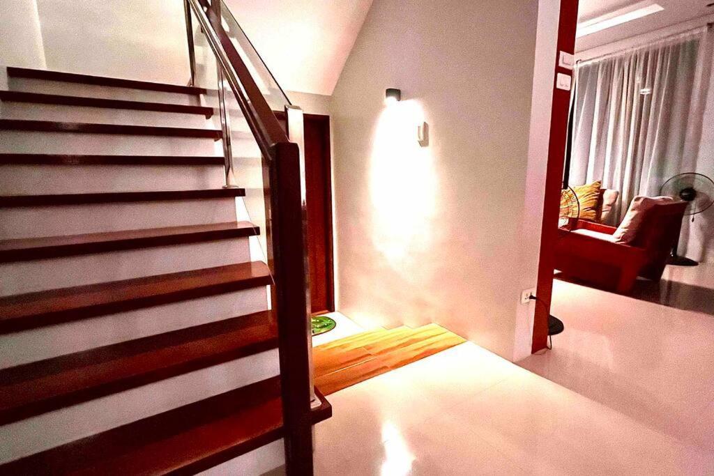 Overlooking Staycation At Sandari Batulao Holiday home Tagaytay City