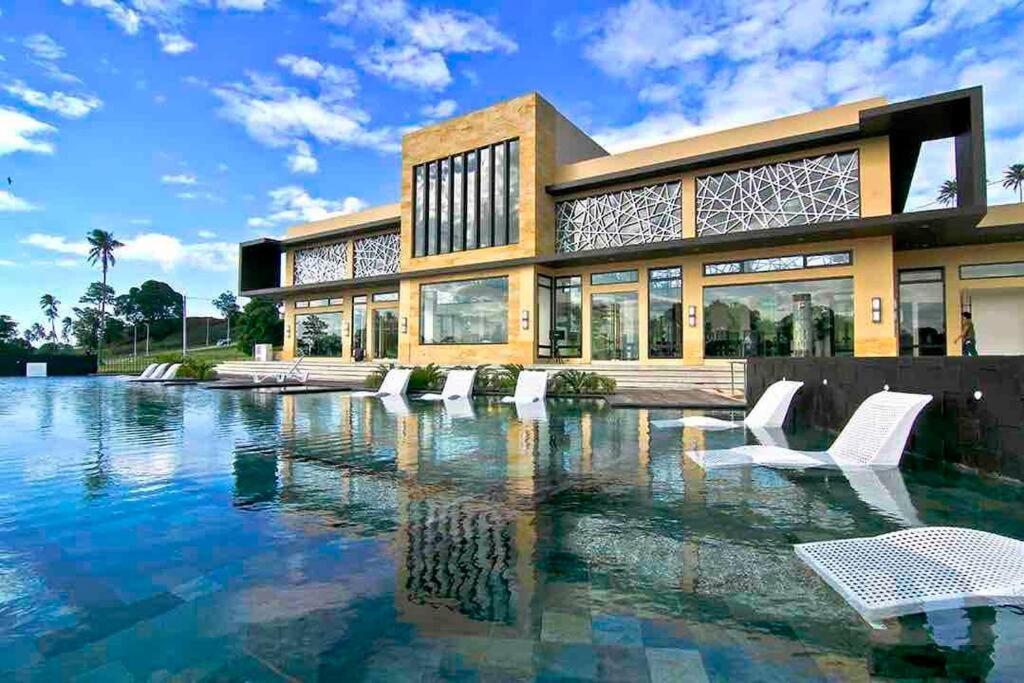 Overlooking Staycation At Sandari Batulao Tagaytay City