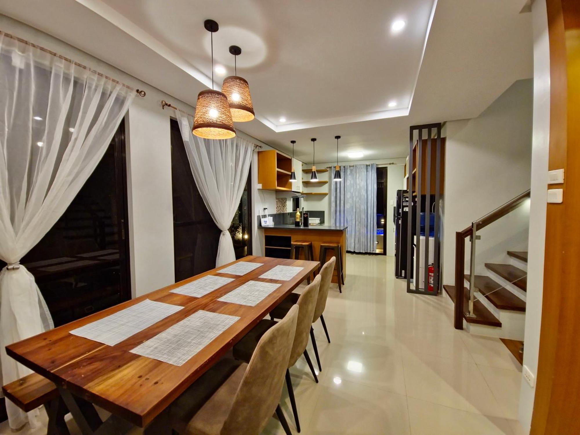 Overlooking Staycation At Sandari Batulao Holiday home *