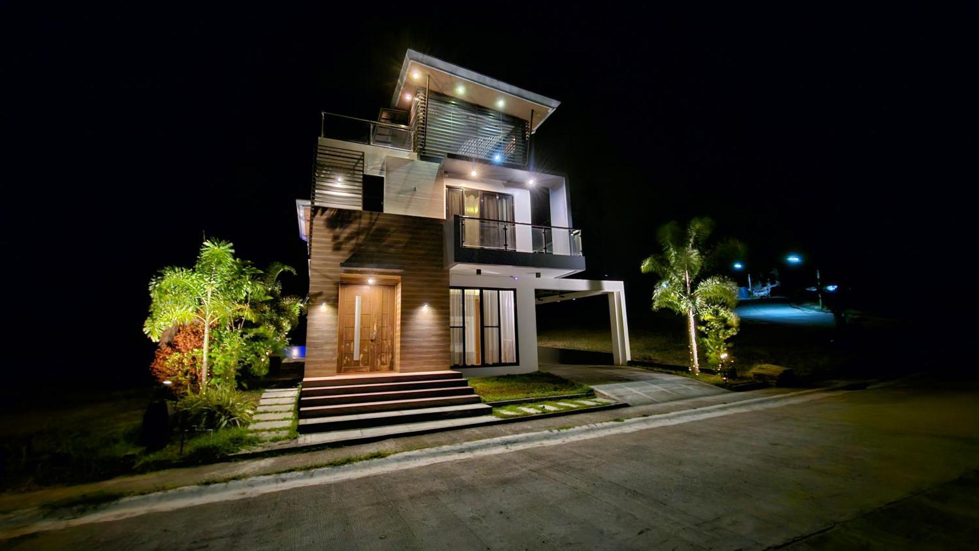 Holiday home Overlooking Staycation At Sandari Batulao