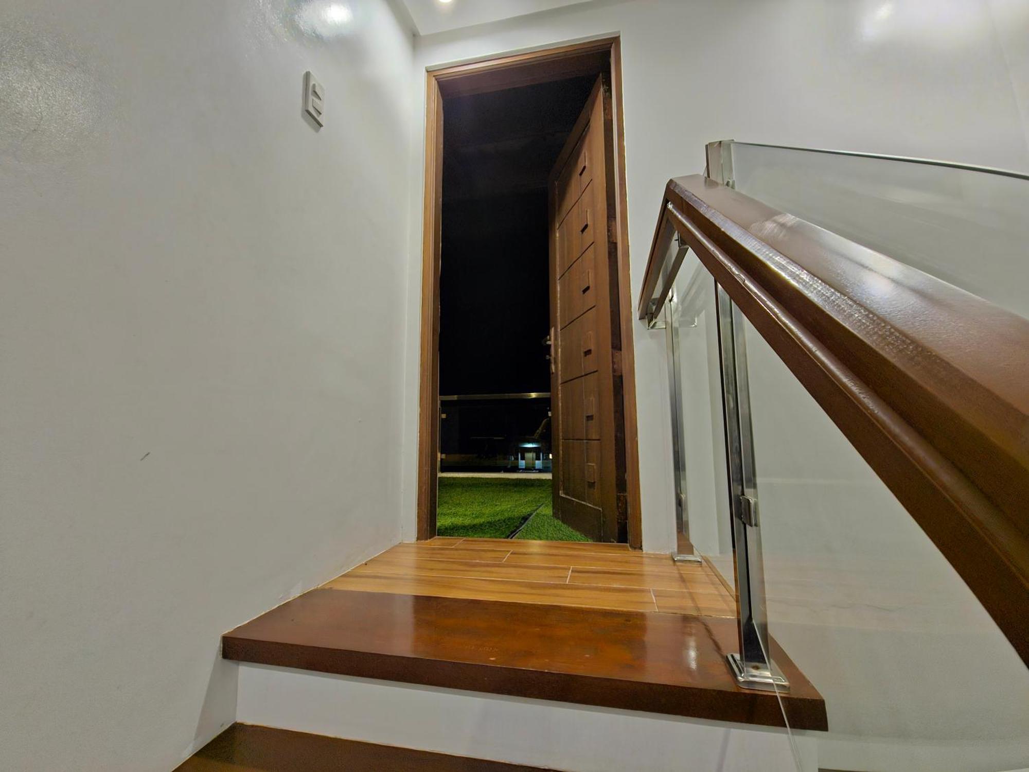 Holiday home Overlooking Staycation At Sandari Batulao