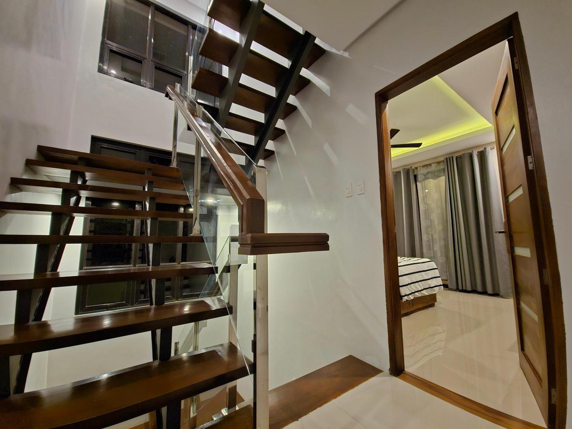 Overlooking Staycation At Sandari Batulao
