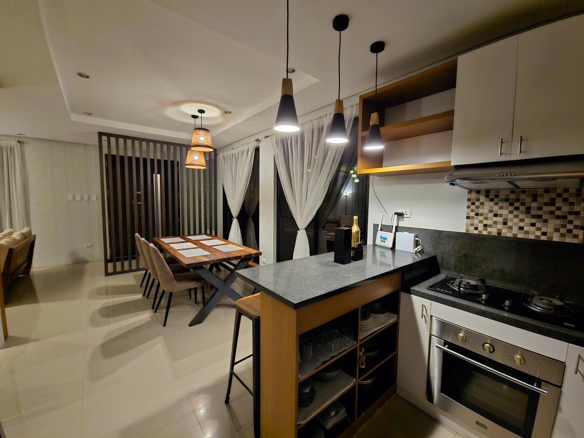 Overlooking Staycation At Sandari Batulao Holiday home Tagaytay City