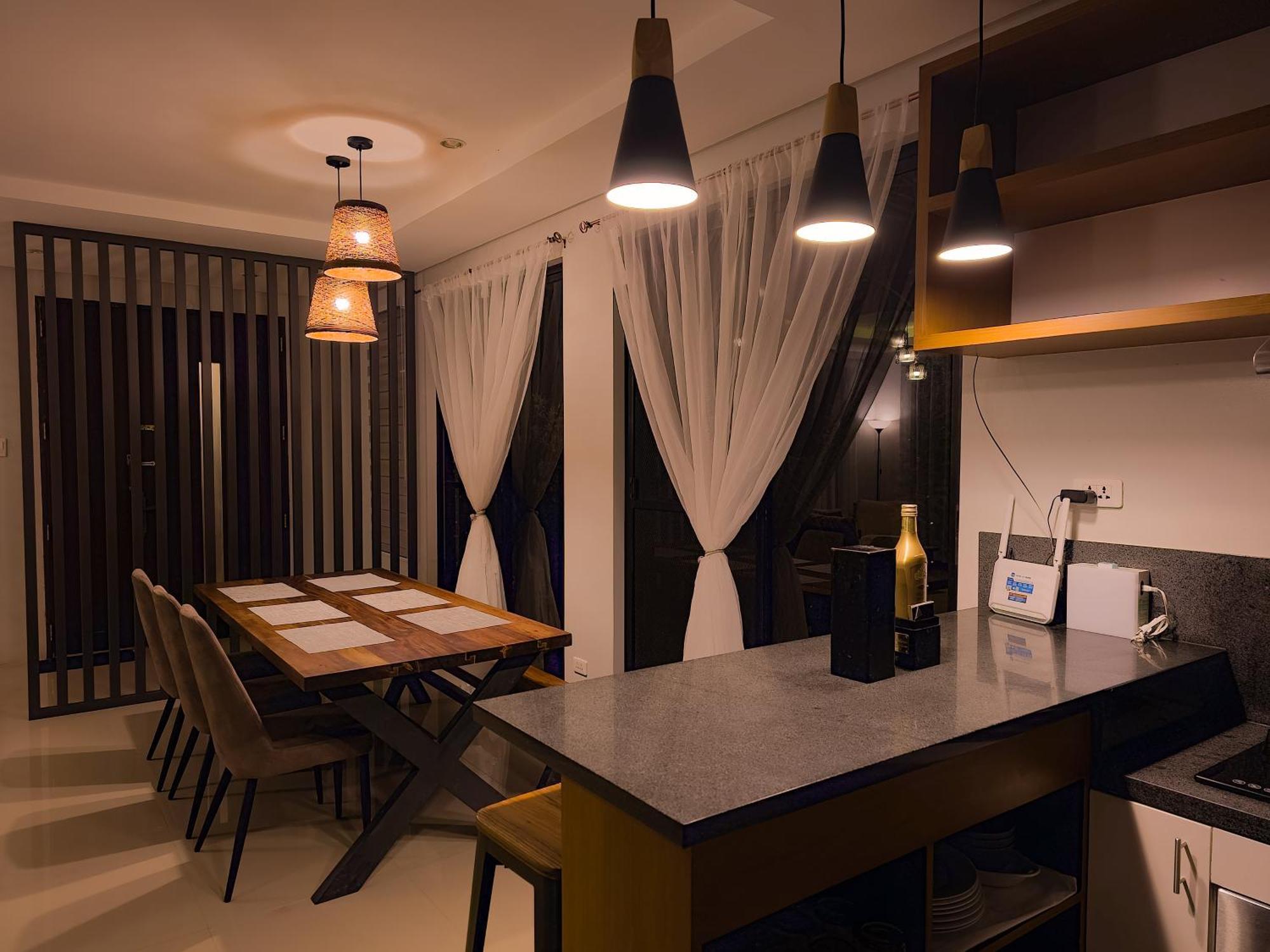 Overlooking Staycation At Sandari Batulao Holiday home